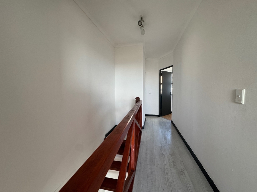 4 Bedroom Property for Sale in Black River Western Cape